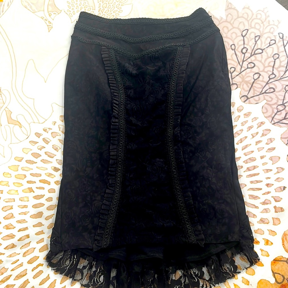 A beautiful gothic Lolita Ruffled Pencil Skirt S